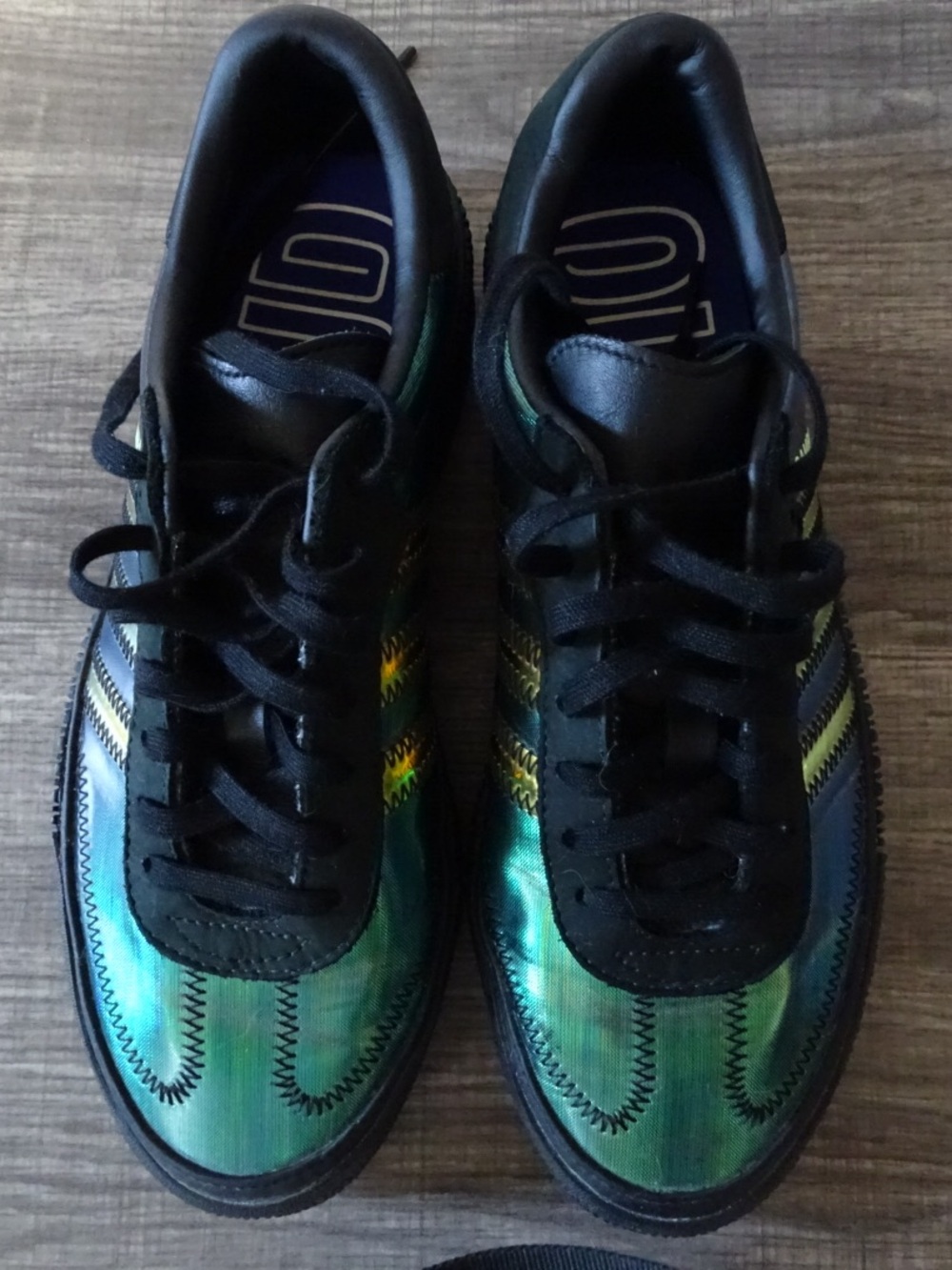 Adidas samba women’s size 6/5 Iridescent Green Low-Top Sneakers - Picture 5 of 14